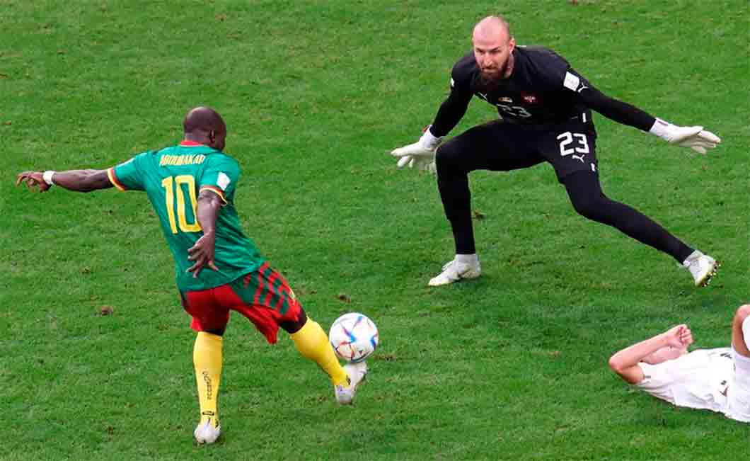 Cameroun 3 - 3 Serbie, la louche d'Aboubakar Vincent pour le 2e but du Cameoun /©FIFA